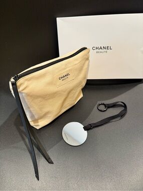 Rare Authentic CHANEL Beige Cotton Lightweight Beauté Pouch with mirror